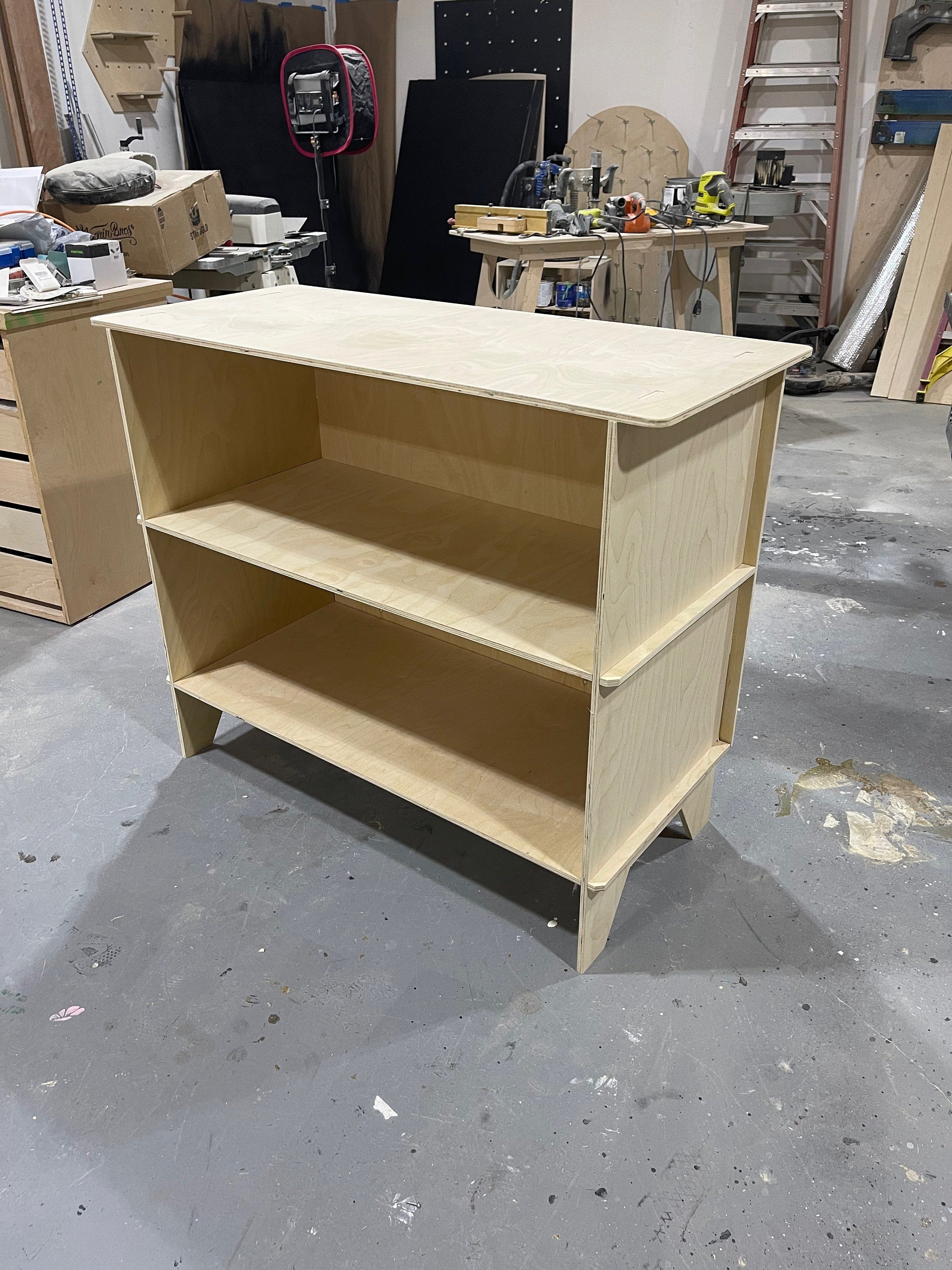 Flat Packed PopUp Kiosk Counter for Modern Popups Retail and Boutique Displays