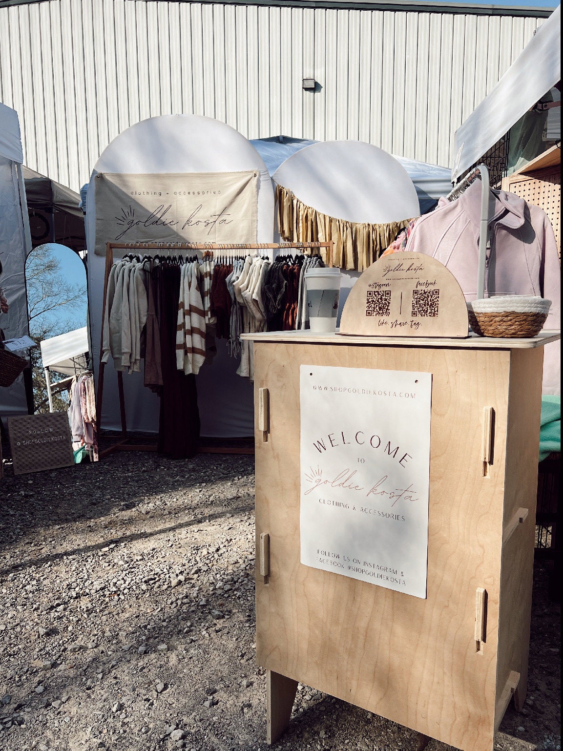 Flat Packed PopUp Kiosk Counter for Modern Popups Retail and Boutique Displays